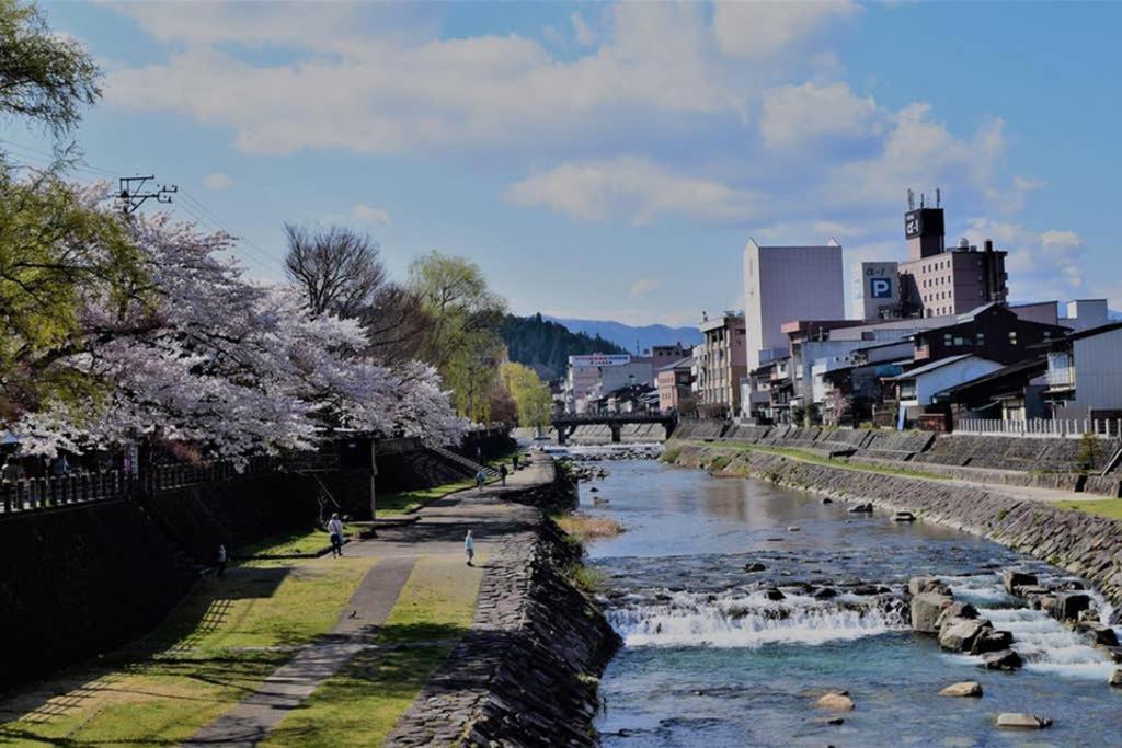 Hidamari Apartment Takayama  Bagian luar foto